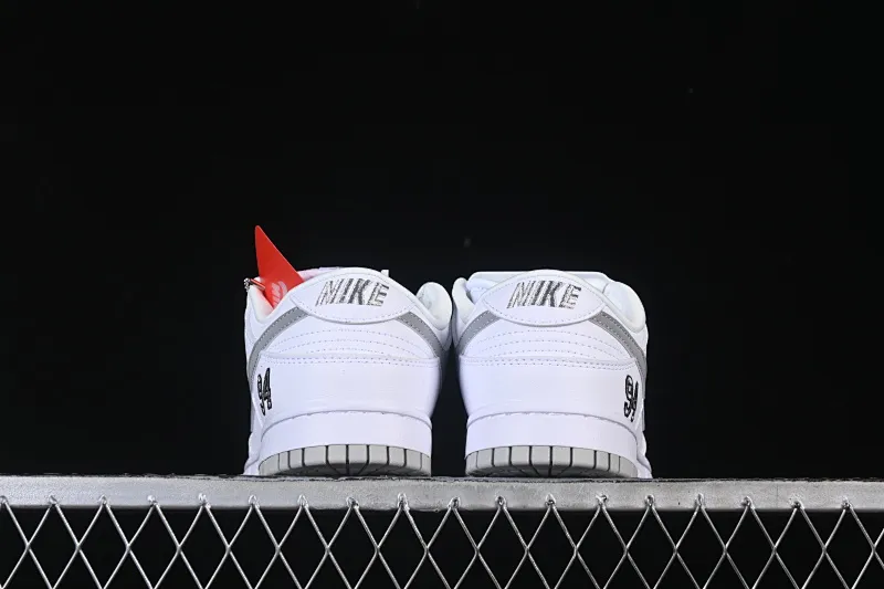 All Categories Nk SB Dunk Series Nk SB Dunk Low Low-top sneakers Supreme x Nike Dunk SB Dunk Low joint white low-top casual skateboard shoes HQ8487-100